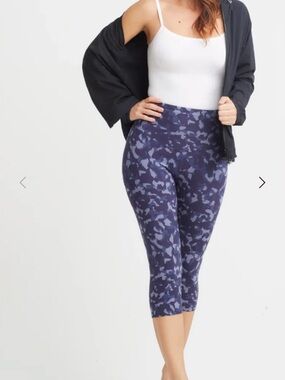 Yummie by Heather Thomson Talia Blue Capri Leggings (B)